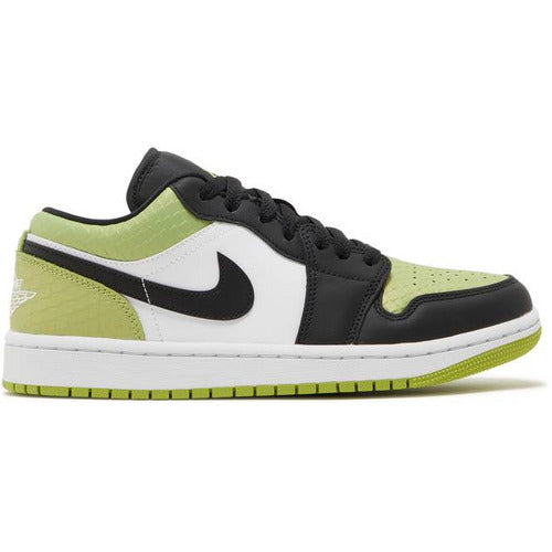 WMNS AIR JORDAN 1 LOW SE 'VIVID GREEN SNAKESKIN'